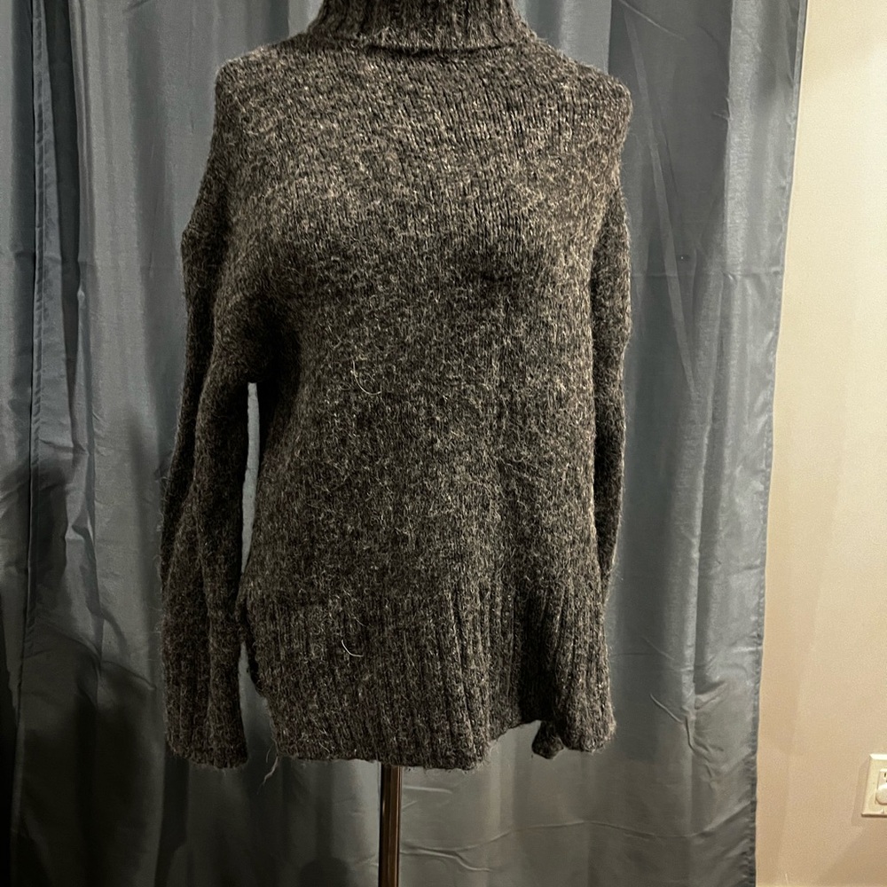 H&M Gray Chunky Knit Turtleneck Sweater